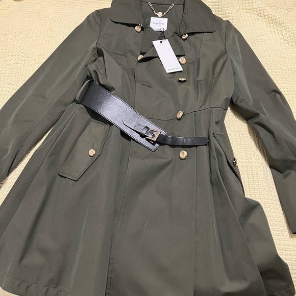 Brand new Bebe pleated coat - Picture 3 of 8